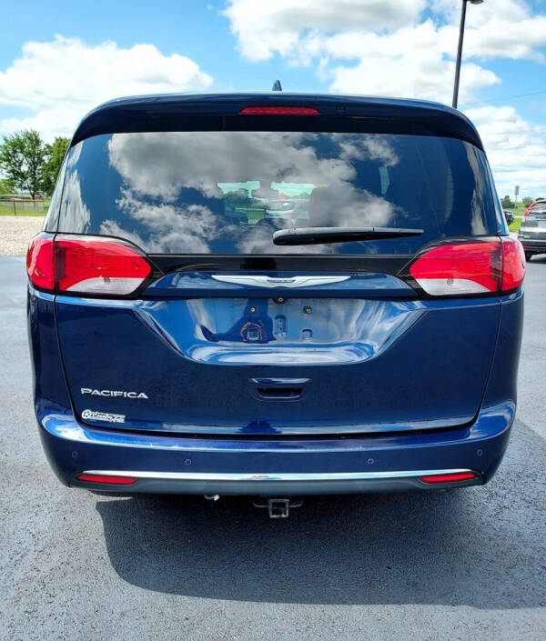 2017 Chrysler Pacifica Touring-L