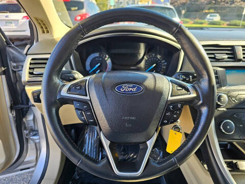 2014 Ford Fusion SE
