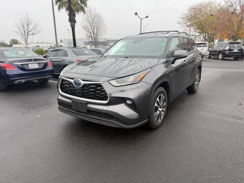 2022 Toyota Highlander Hybrid XLE