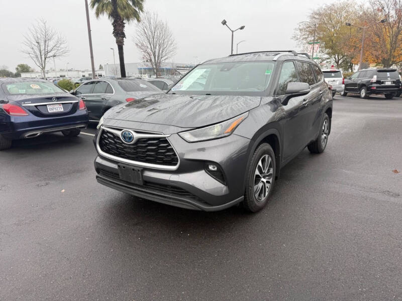 2022 Toyota Highlander Hybrid XLE