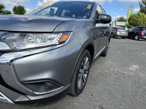 2020 Mitsubishi Outlander ES