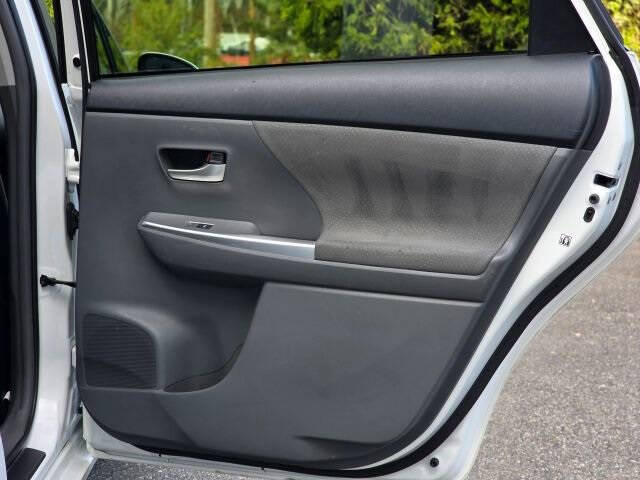 2013 Toyota Prius v Five