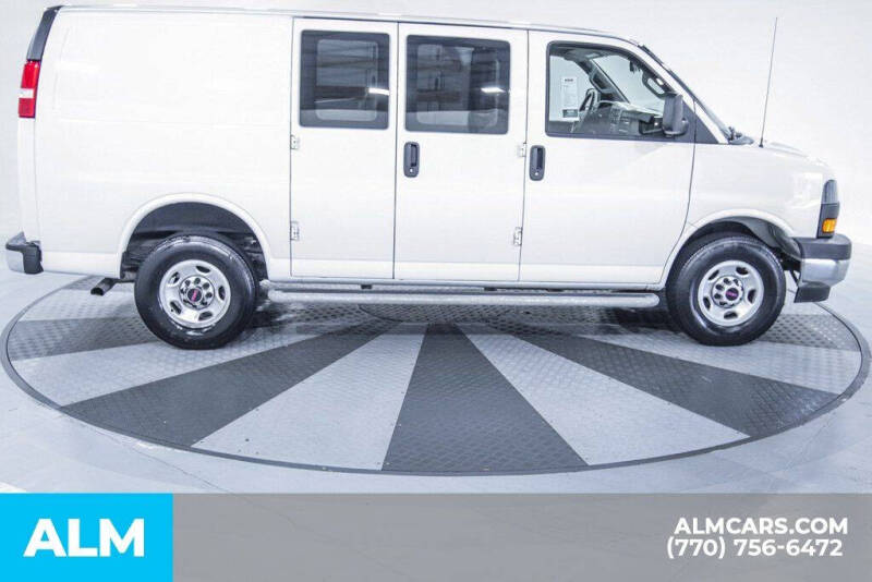 2022 GMC Savana 2500