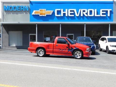 2000 Chevrolet S-10 for sale at MODERN CHEVROLET SALES, INC in Honaker VA