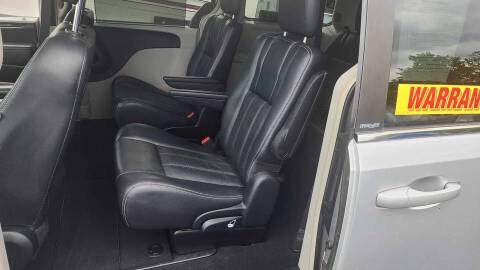 2011 Chrysler Town and Country Touring-L