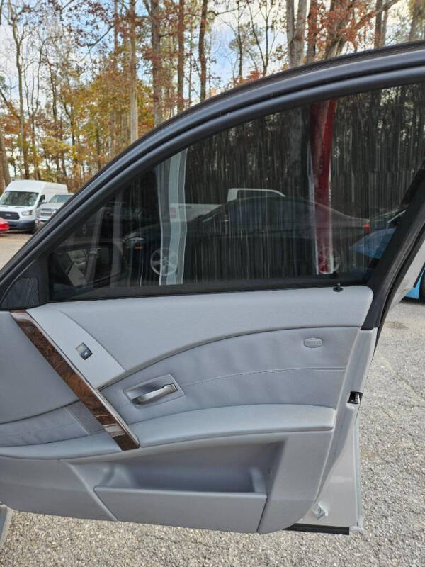 2004 BMW 5 Series 525i