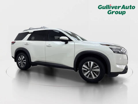 2022 Nissan Pathfinder SL