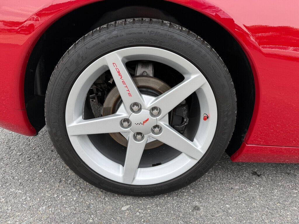 2005 Chevrolet Corvette 12