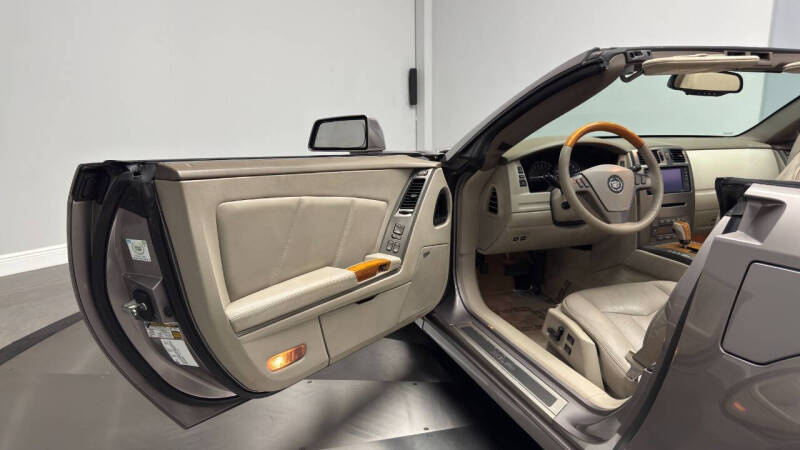 2004 Cadillac XLR