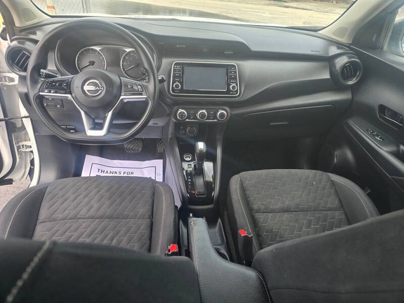 2022 Nissan Kicks S