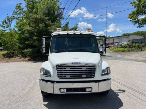 2023 Freightliner M2 106