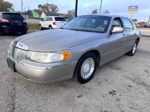 2001 Lincoln Town Car Executive