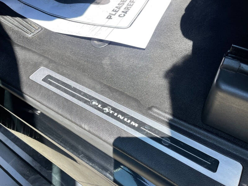 2017 Cadillac Escalade Platinum