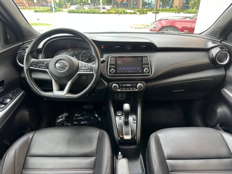 2020 Nissan Kicks SR