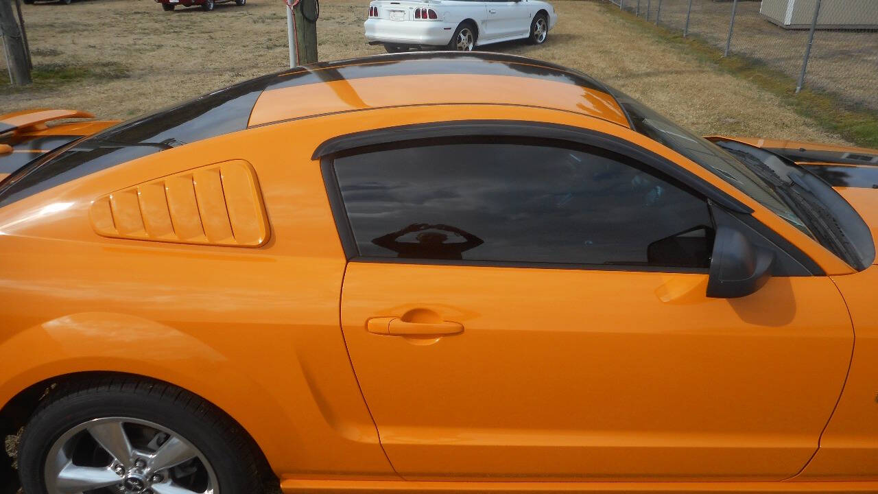 2007 Ford Mustang 16