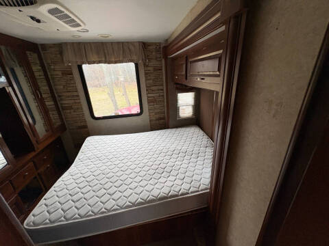 2012 FORD F53 Forrest River