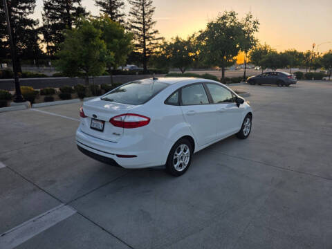 2015 Ford Fiesta SE