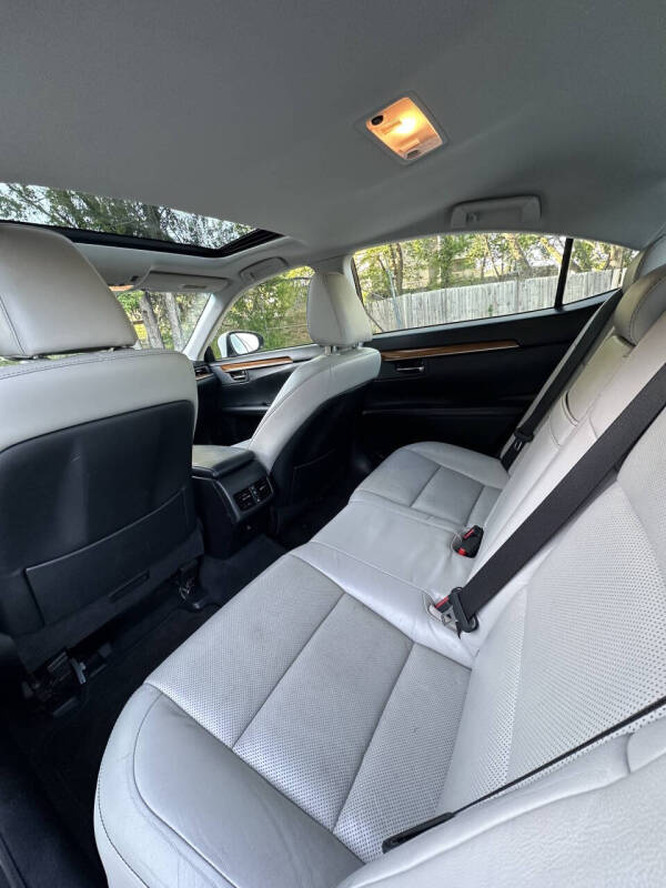 2013 Lexus ES 300h