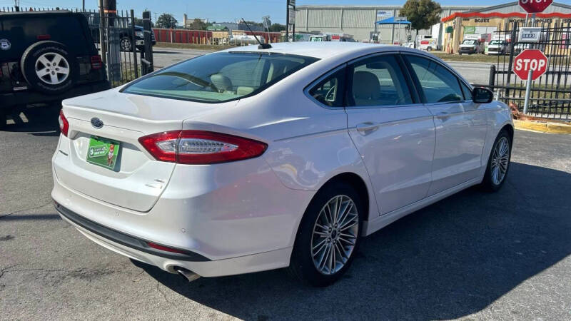 2014 Ford Fusion SE