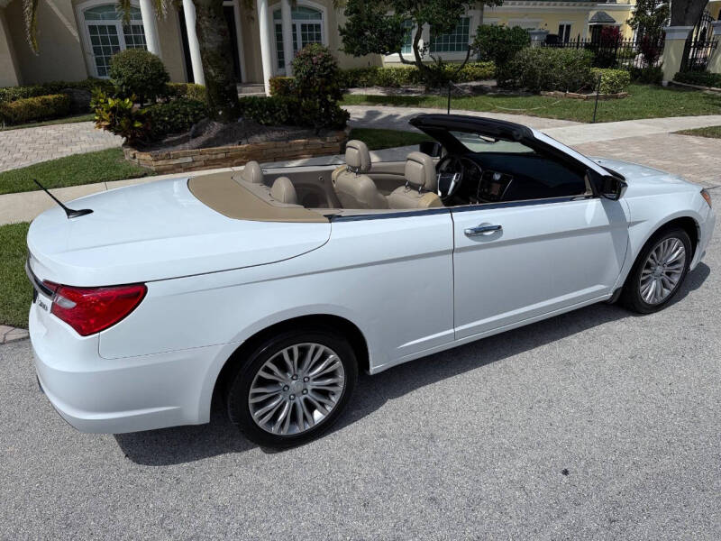 2011 Chrysler 200 Limited