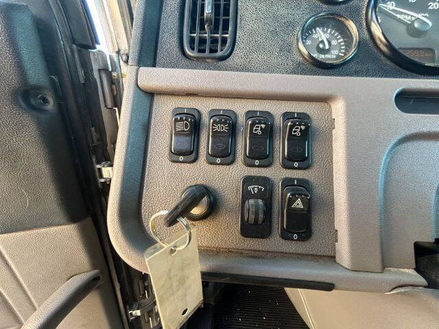 2018 Peterbilt 389
