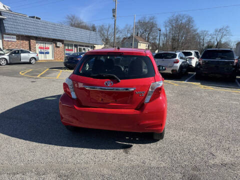 2014 Toyota Yaris 5-Door LE