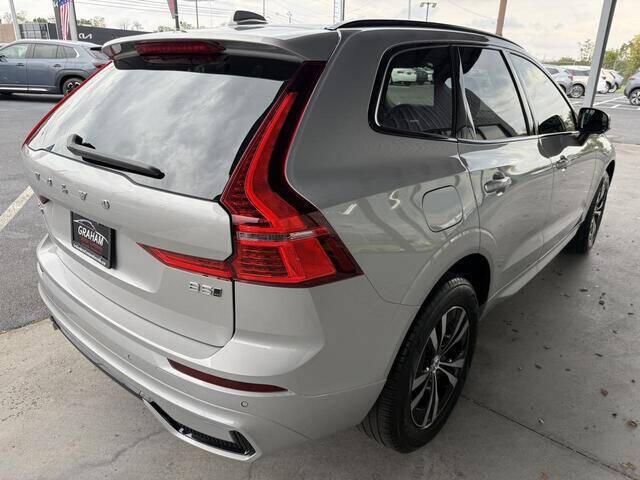 2024 Volvo XC60 B5 Core Dark Theme