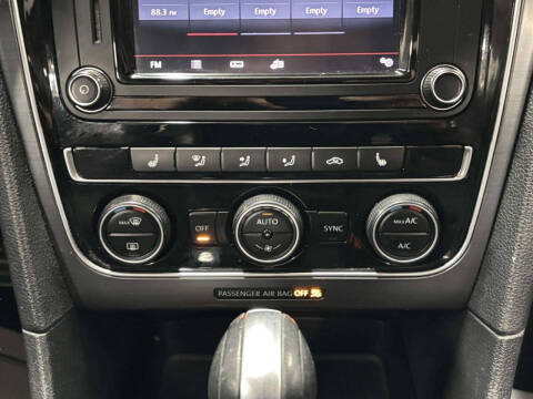 2017 Volkswagen Passat 1.8T R-Line