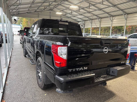 2024 Nissan Titan SV