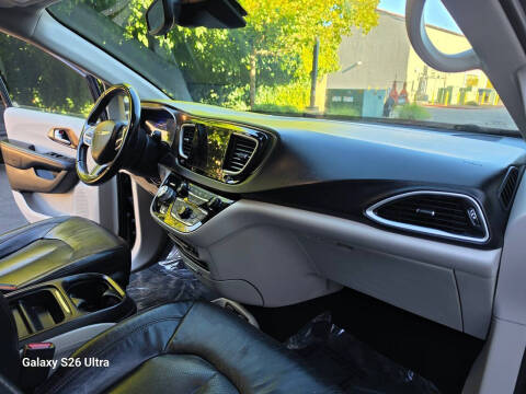 2018 Chrysler Pacifica Touring L