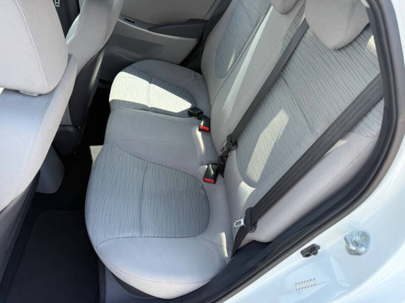2016 Hyundai Accent SE
