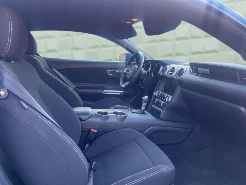 2021 Ford Mustang EcoBoost