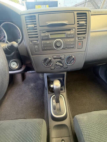 2011 Nissan Versa 1.8 S