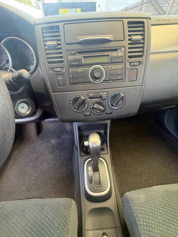 2011 Nissan Versa 1.8 S