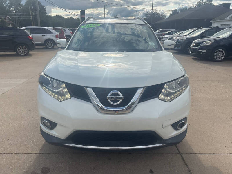 2016 Nissan Rogue SV