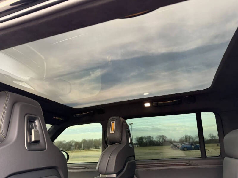 2023 Rivian R1S Adventure