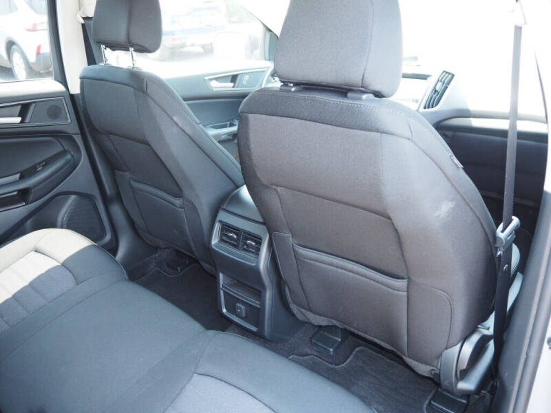2020 Ford Edge SE