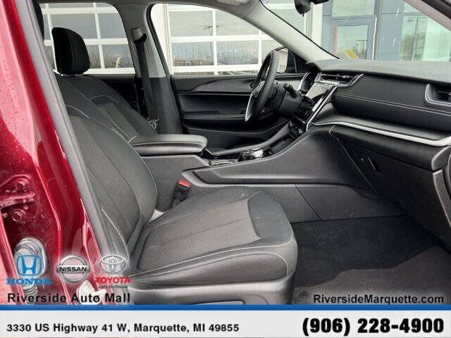 2023 Jeep Grand Cherokee L Laredo