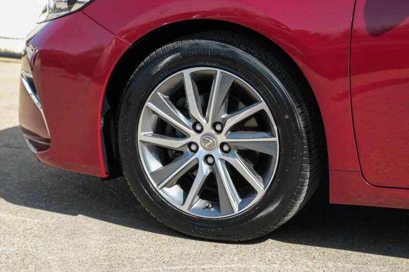 2018 Lexus ES 300h