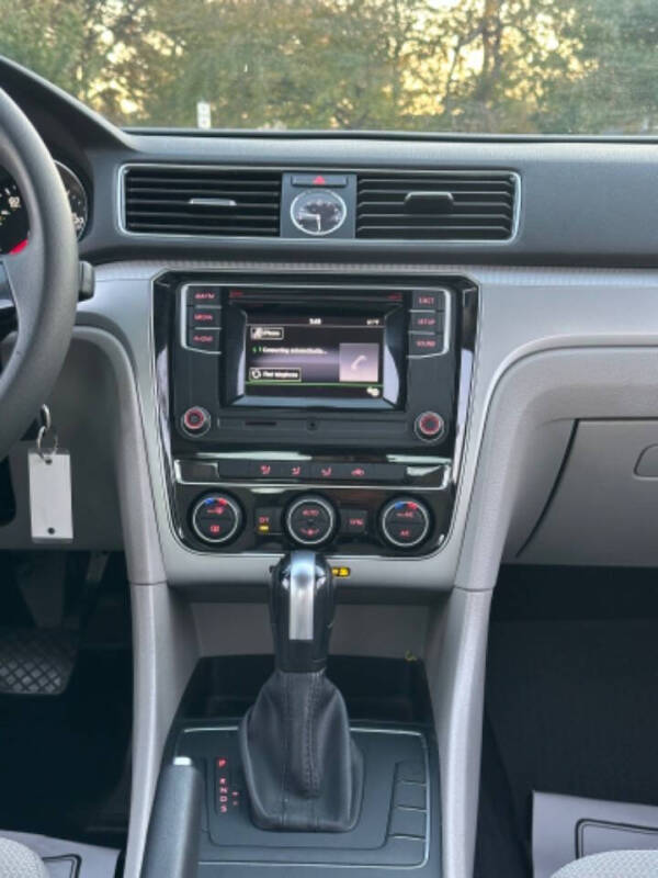 2016 Volkswagen Passat 1.8T S