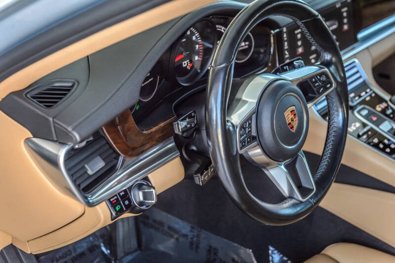 2018 Porsche Panamera