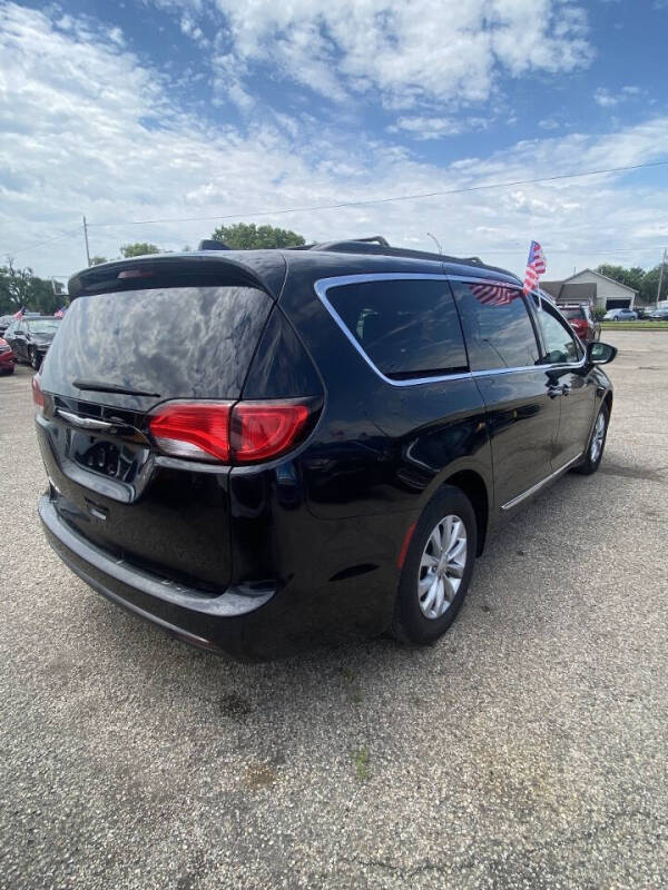 2017 Chrysler Pacifica Touring Plus