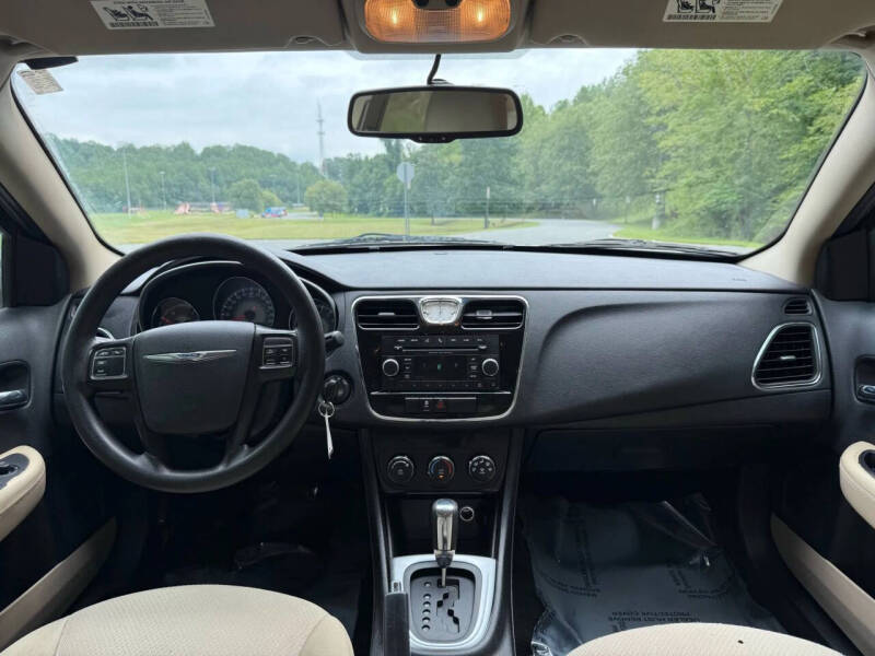 2012 Chrysler 200 LX