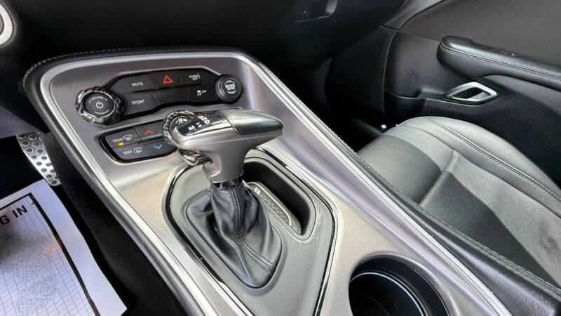 2019 Dodge Challenger SXT
