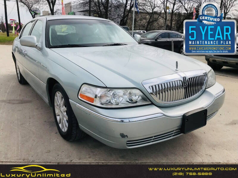 2007 Lincoln Town Car for sale at LUXURY UNLIMITED AUTO SALES in San Antonio TX