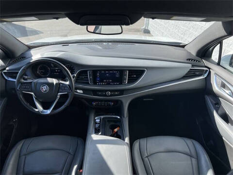 2022 Buick Enclave Essence