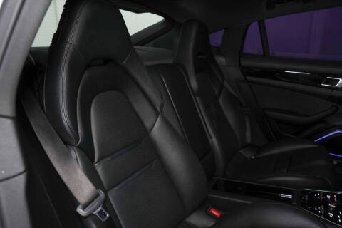 2022 Porsche Panamera Platinum Edition
