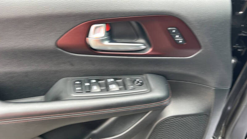 2020 Chrysler Pacifica Touring L