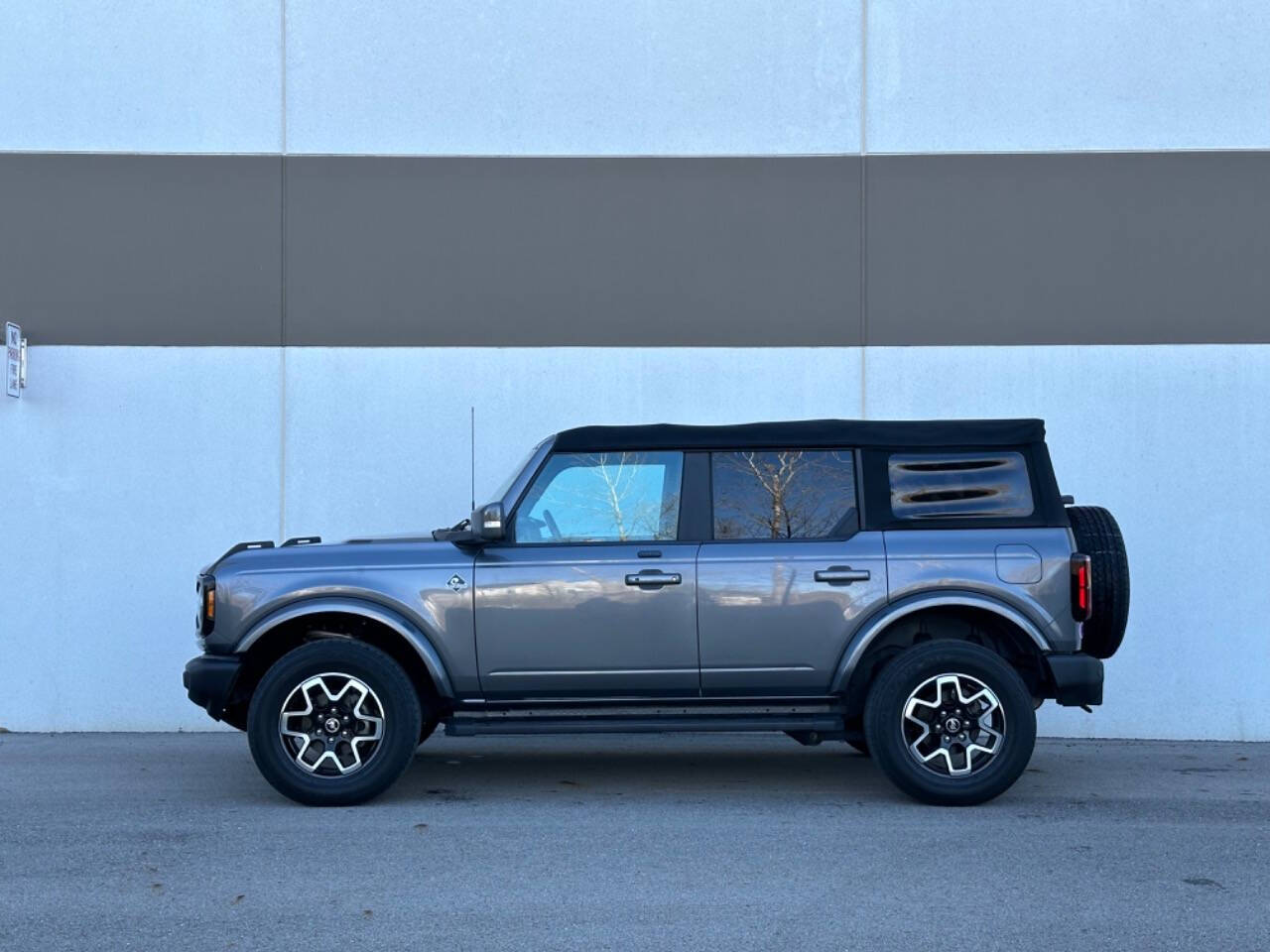 2021 Ford Bronco for sale at Phoenix Motor Co in Romulus, MI