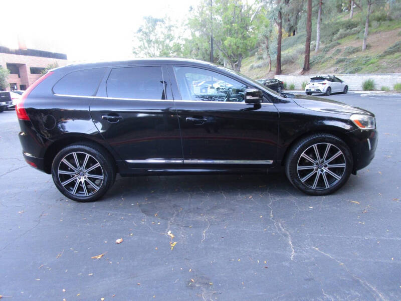 2016 Volvo XC60 T5 Drive-E Platinum